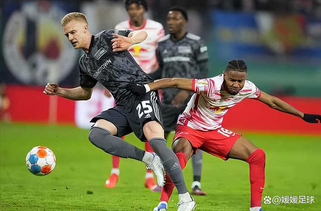 九博平台 -阿贾克斯训练开放日，赛前遗憾出局引欢呼，德国杯在即，细节决定成败(周四003欧罗巴圣吉尔联合vs阿贾克斯)