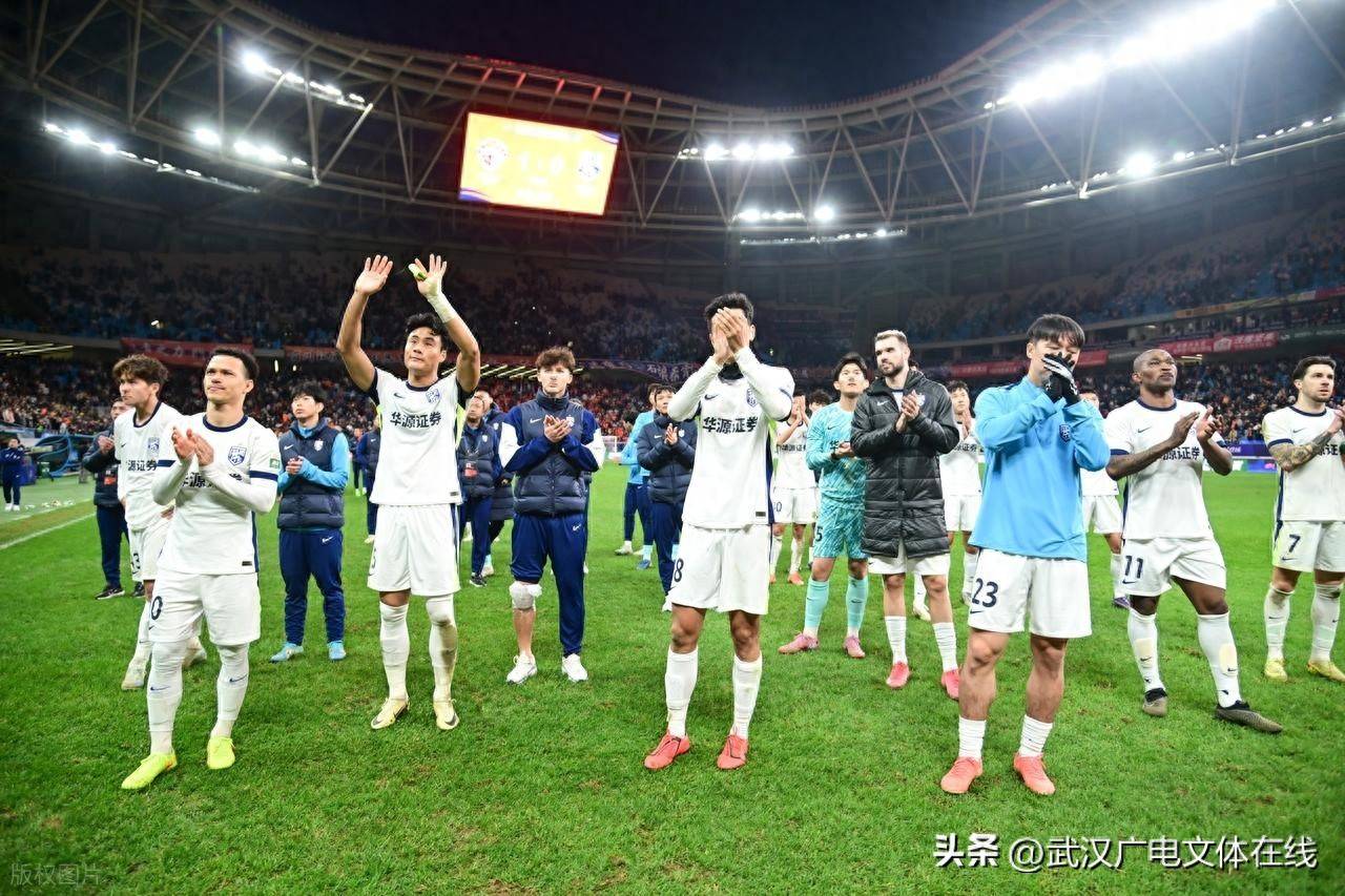 九博网站 -风云突变！武汉三镇国际比赛日扳平良机，足总杯版图或变，态度坚定，轮换策略成焦点 